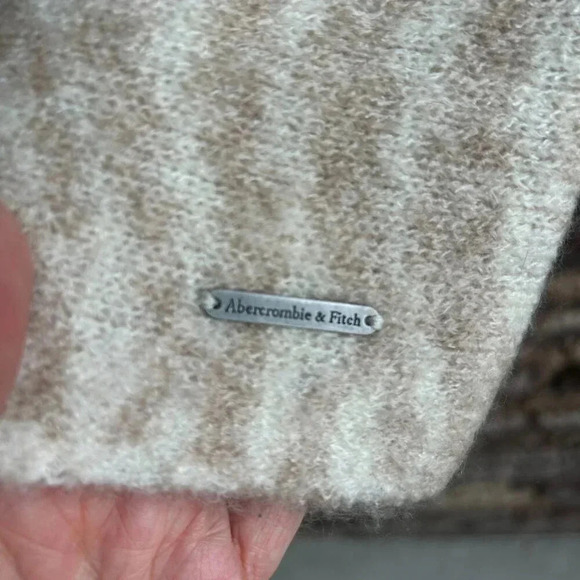 Abercrombie & Fitch Tan and Cream Zebra Print Sweater Size Small - Picture 4 of 7